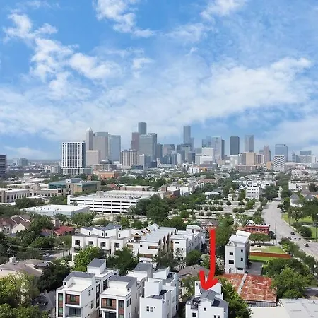 Casa Labella - Downtown Skyline Views - Sleeps 10 Villa